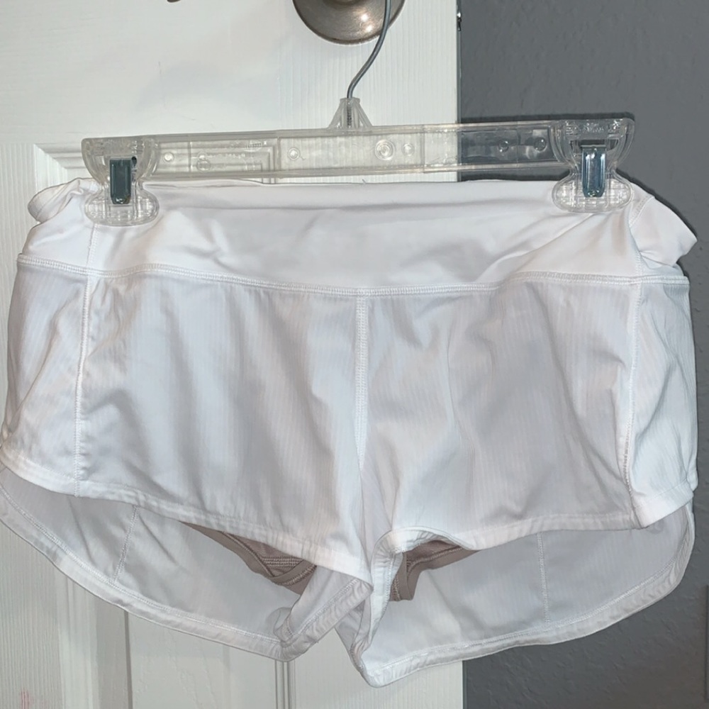 lululemon speed up low rise 2.5 inch shorts